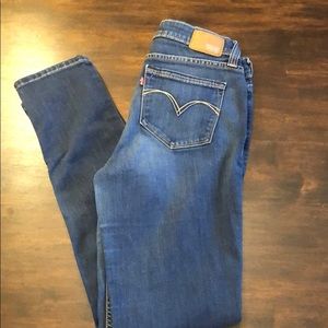 Levi’s Bold Curve Low-Rise Skinny Jeans